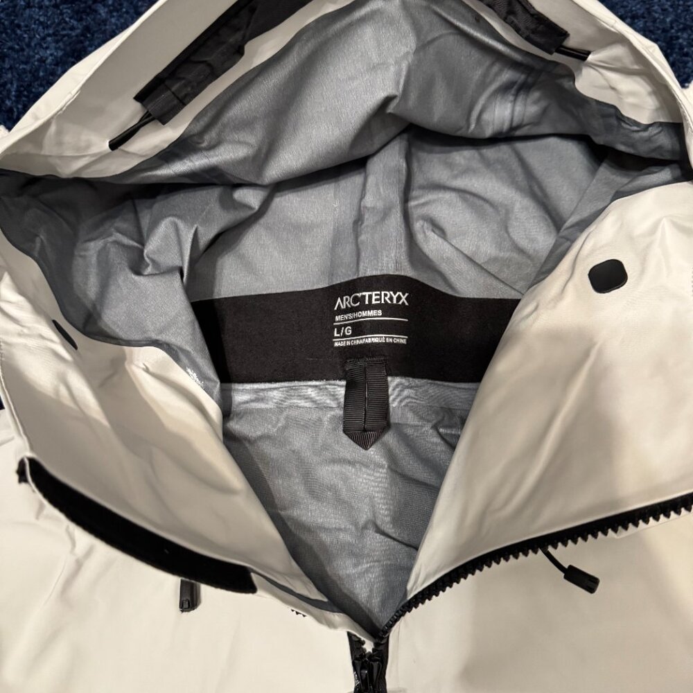 Arcteryx Alpha SV Jacket Ivory Mens Large - Picture 2 of 3
